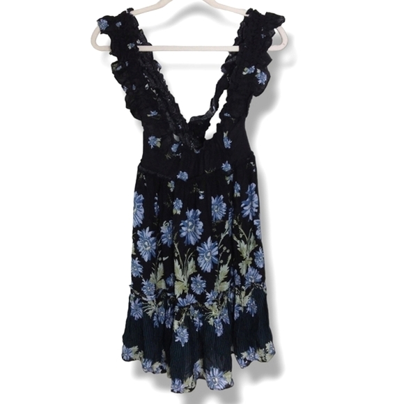 NWT Free People Bali Wild Daisy Slip in Black Combo $88 - Picture 4 of 9